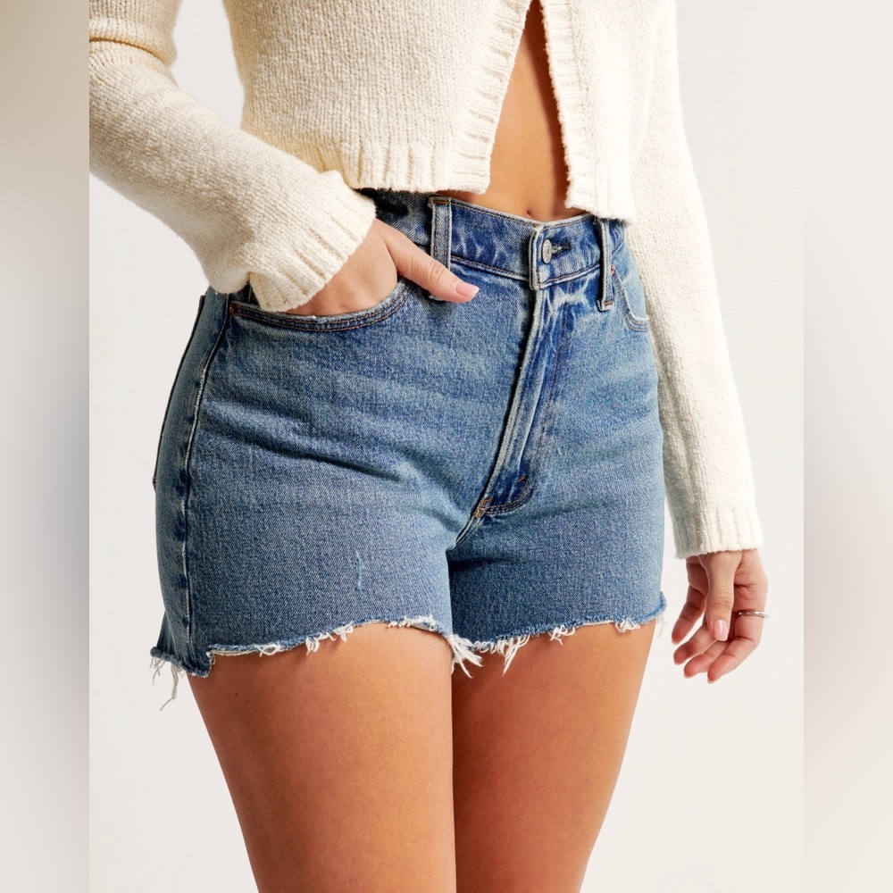 Abercrombie 4” Mom Short